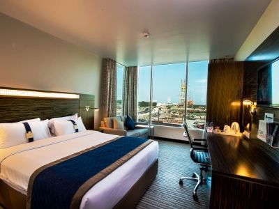 Holiday Inn Express Dubai Jumeirah, An Ihg Hotel Exterior photo