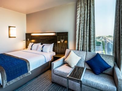 Holiday Inn Express Dubai Jumeirah, An Ihg Hotel Exterior photo