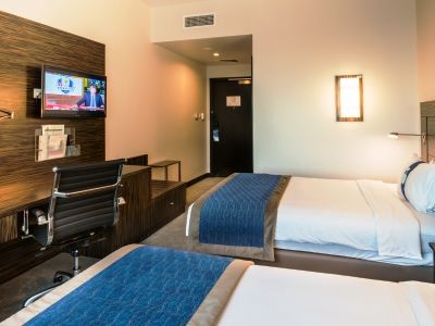 Holiday Inn Express Dubai Jumeirah, An Ihg Hotel Exterior photo